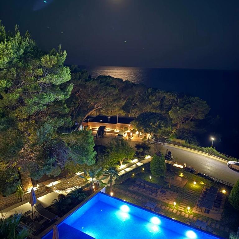 Pino Boutique Hotel - Deluks Dvokrevetna soba sa Bračnim Krevetom, Balkonom i Pogledom na More - 7