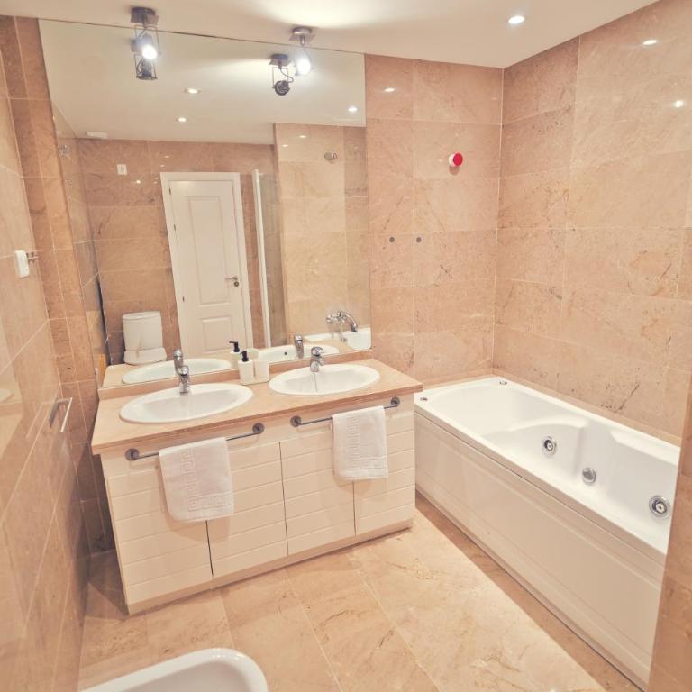 Beach & Mountain views in Sunny Benalmadena - Apartamento con vistas y balcón - 22