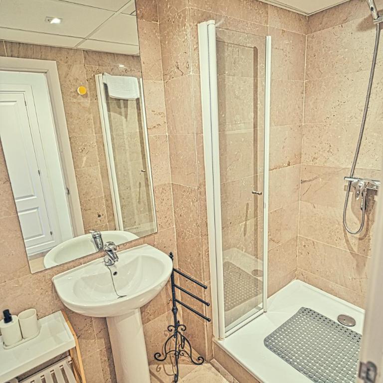 Beach & Mountain views in Sunny Benalmadena - Apartamento con vistas y balcón - 36