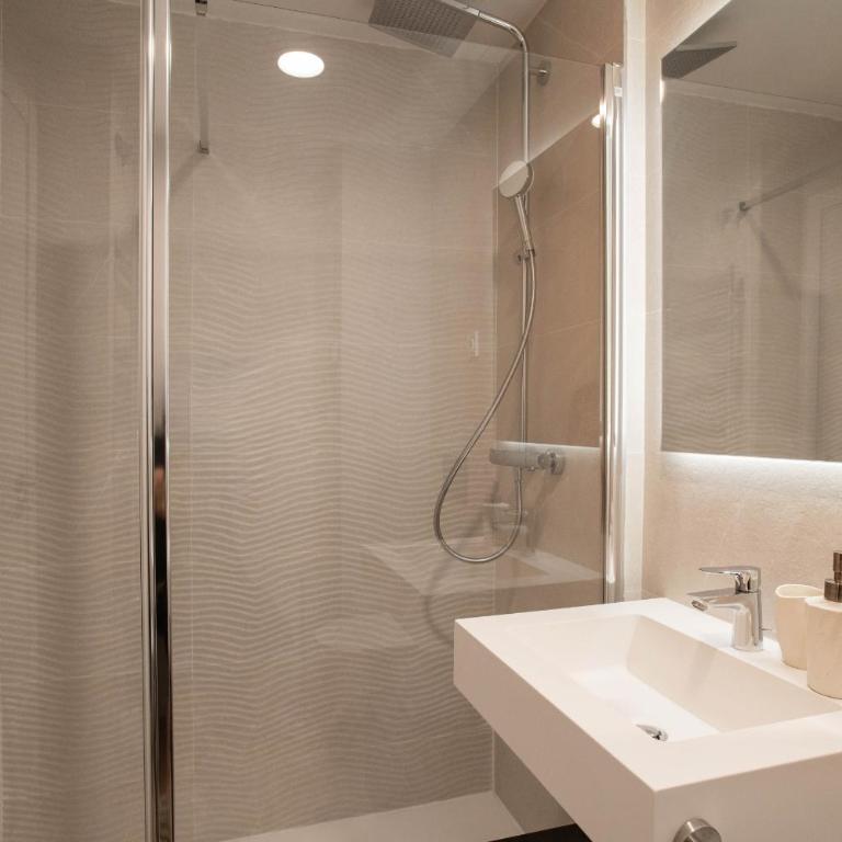 Arturo Soria Luxe en Madrid - Two-Bedroom Deluxe Apartment - 13
