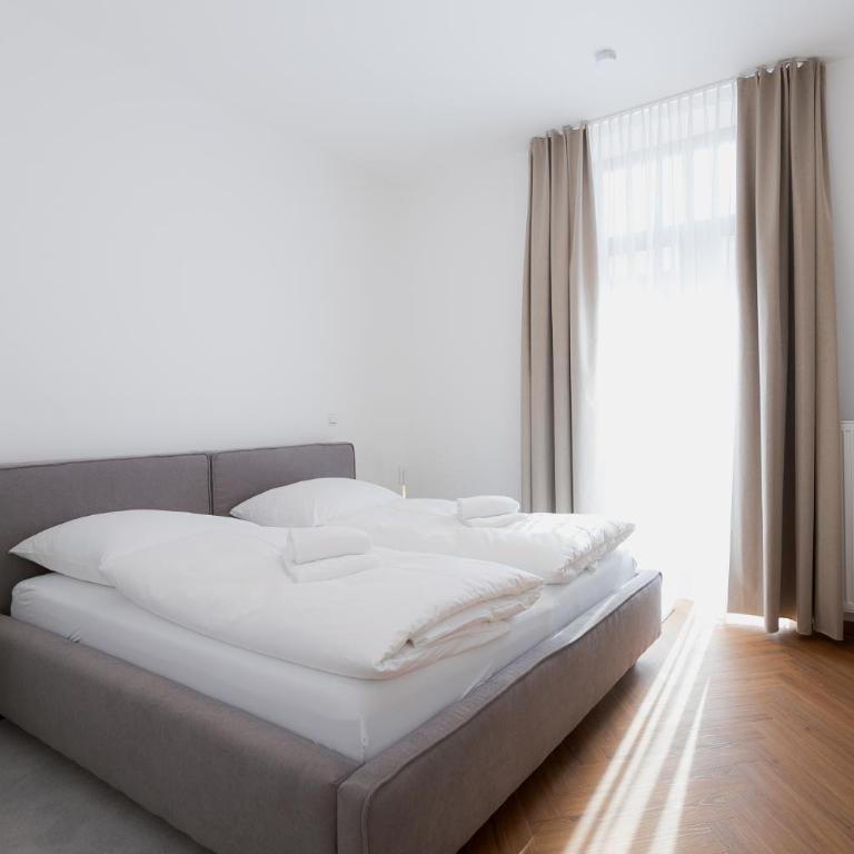 Alpine Apartements Maximilian Berchtesgaden - Apartment mit 2 Schlafzimmern und Aussicht - 2
