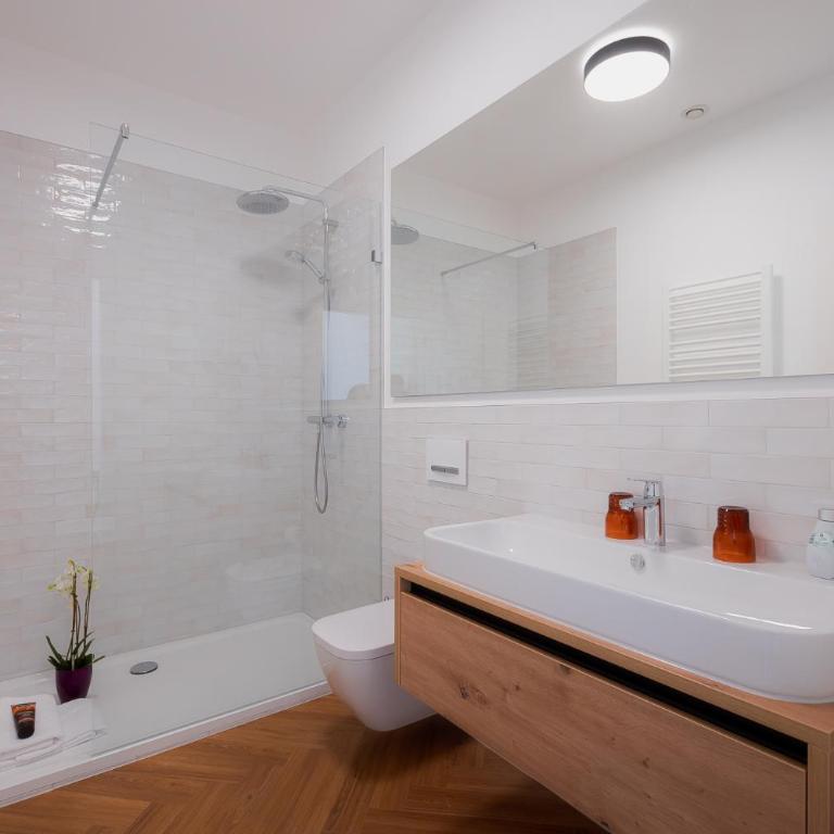 Alpine Apartements Maximilian Berchtesgaden - Apartment mit 2 Schlafzimmern und Aussicht - 3