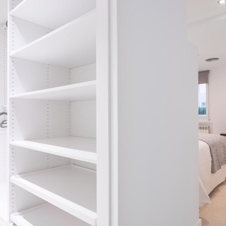 Estilo y Confort en el Corazón de Salamanca - Three-Bedroom Deluxe Apartment - 13