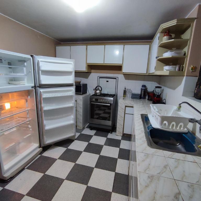 Dpto Amplio, TV75in, Cochera, Céntrico y BBQ - Apartamento de 2 dormitorios - 10