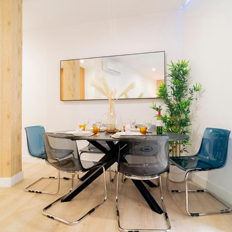 Elegancia junto al arte en Madrid - Two-Bedroom Apartment with Balcony - 7
