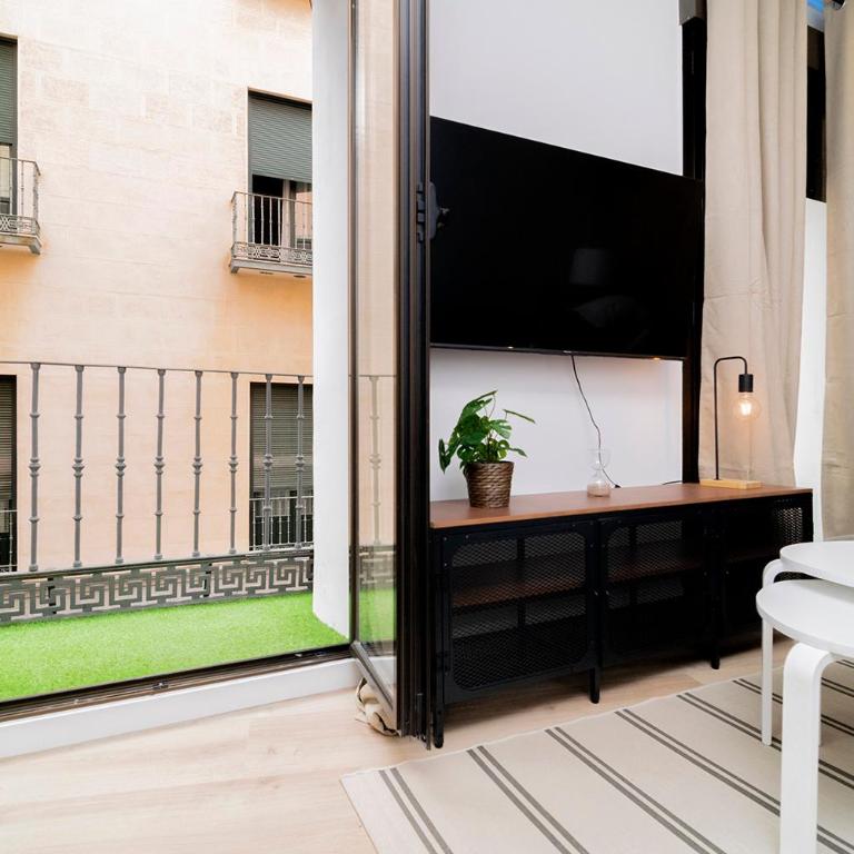 Elegancia junto al arte en Madrid - Two-Bedroom Apartment with Balcony - 5