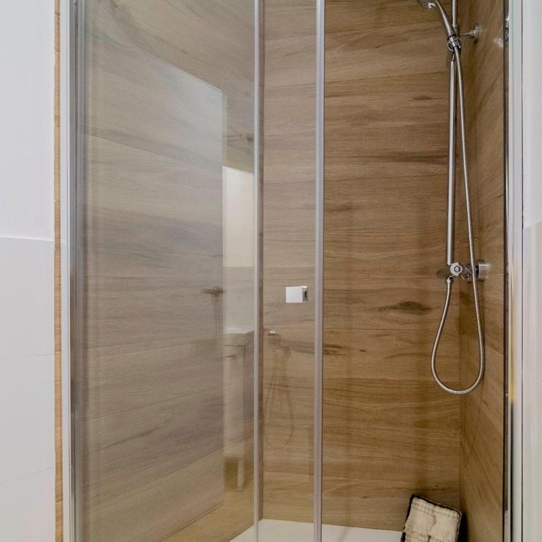 Elegancia junto al arte en Madrid - Two-Bedroom Apartment with Balcony - 27