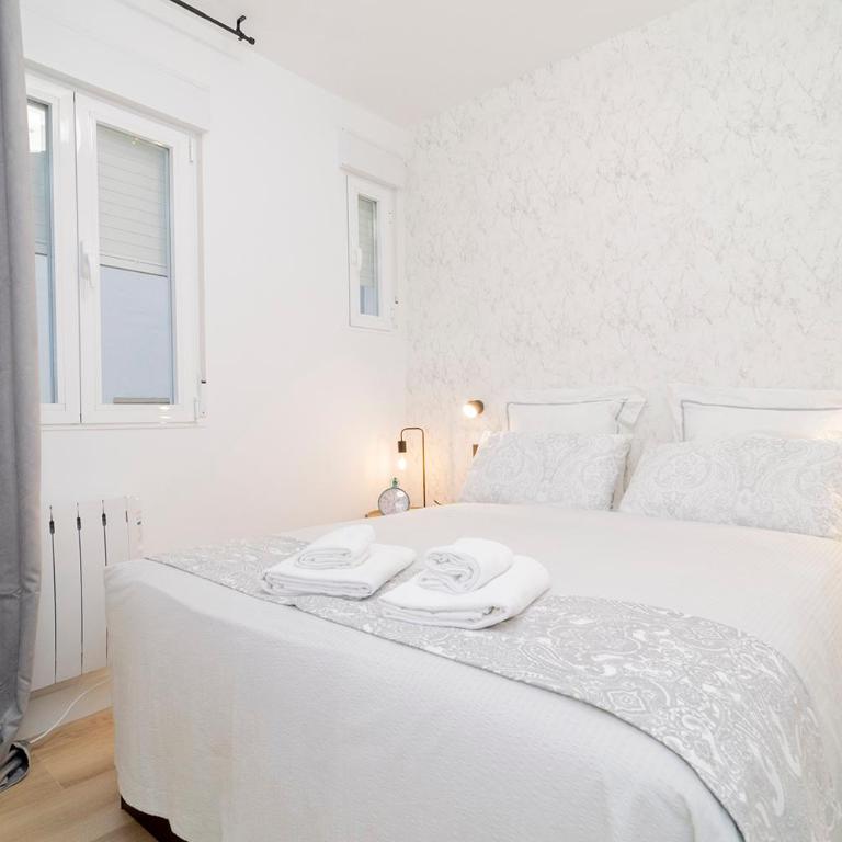 Elegancia junto al arte en Madrid - Two-Bedroom Apartment with Balcony - 4