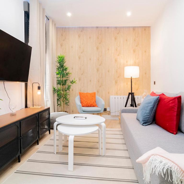 Elegancia junto al arte en Madrid - Two-Bedroom Apartment with Balcony - 10