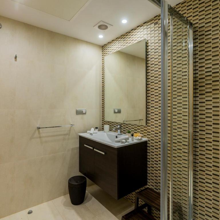 3 BR Los Arqueros beach Marbella - Three-Bedroom Apartment - 13