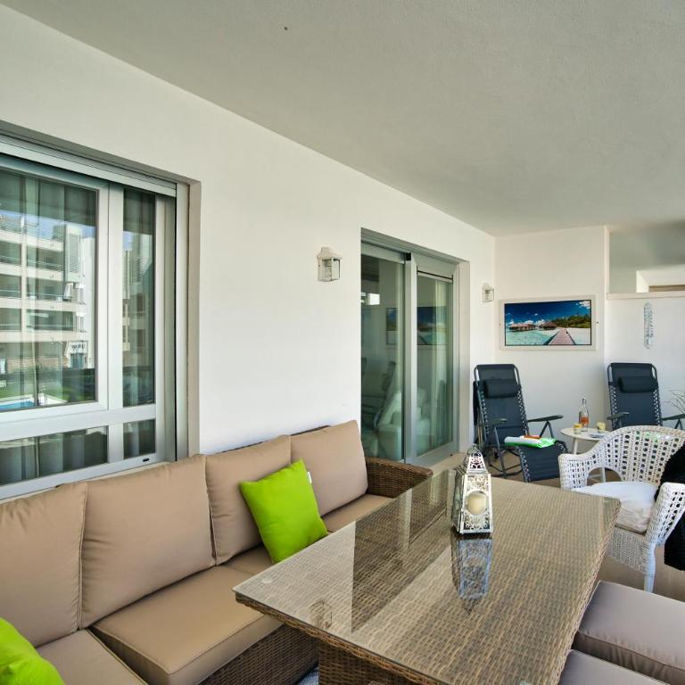3 BR Los Arqueros beach Marbella - Three-Bedroom Apartment - 17