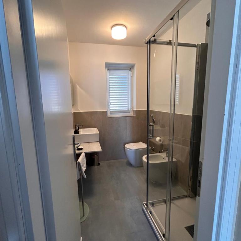 Sesto Quaranta - Camera Matrimoniale con Bagno Privato - 2