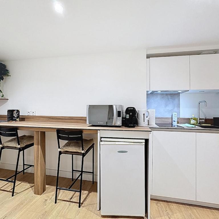 4 Studios modernes climatisés 8 personnes - Appartement 4 Chambres - 1
