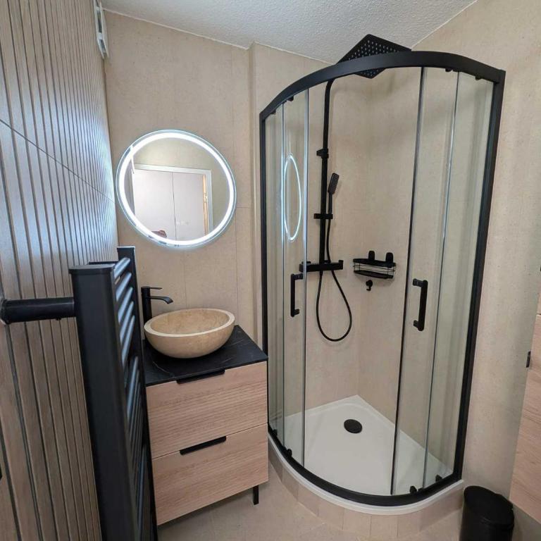 Studio cosy rénové plein sud avec vue sur pistes et parking à Montgenèvre - FR-1-445-74 - Studio - 10