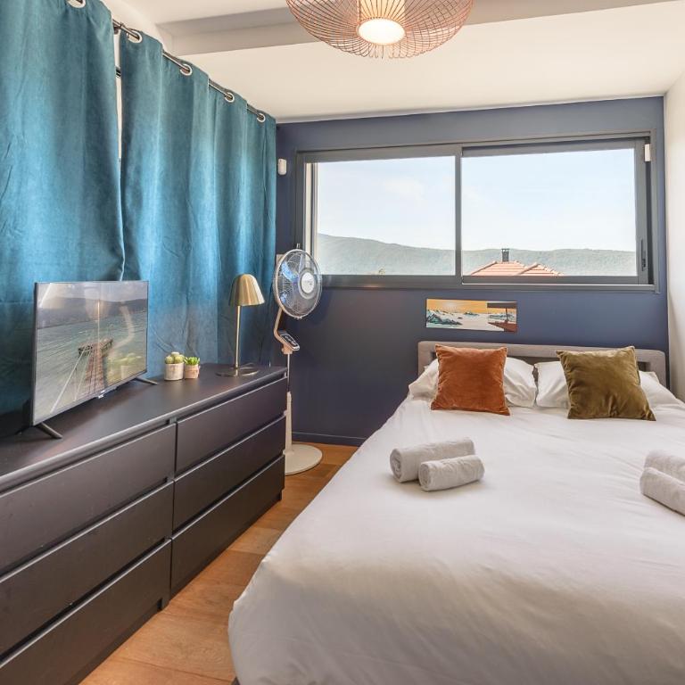 Villa Sunrise – Villa contemporaine avec piscine et vue panoramique sur le lac d’Annecy - Villa 5 Chambres - 24