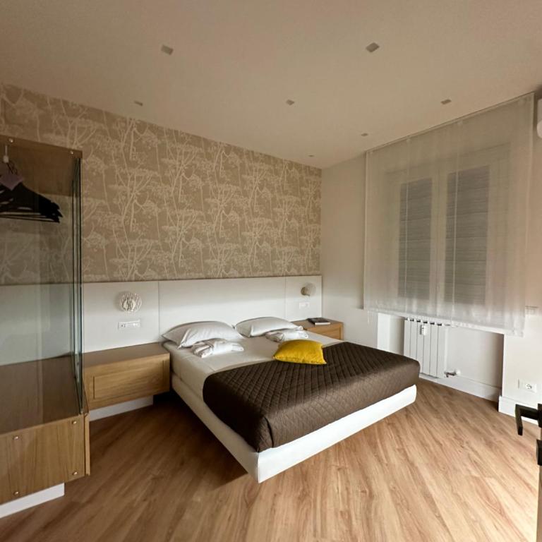 Peaceful 2 Bedrooms with patio, near Metro A - Two-Bedroom Apartment - 3