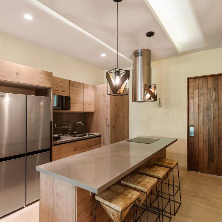 Modern Retreat with Private Garden and Jacuzzi - Two-Bedroom Apartment - 4