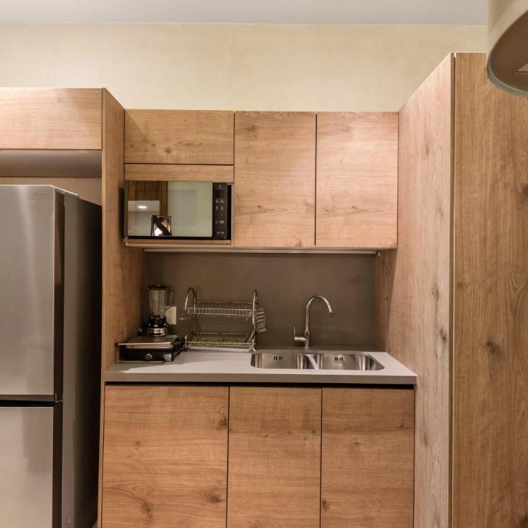 Modern Retreat with Private Garden and Jacuzzi - Two-Bedroom Apartment - 17