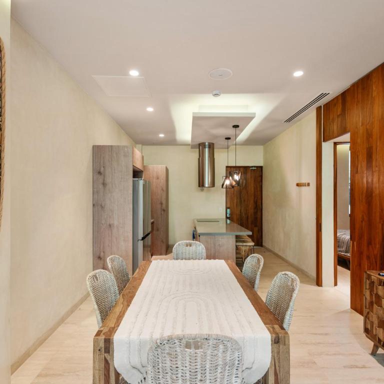 Modern Retreat with Private Garden and Jacuzzi - Two-Bedroom Apartment - 15