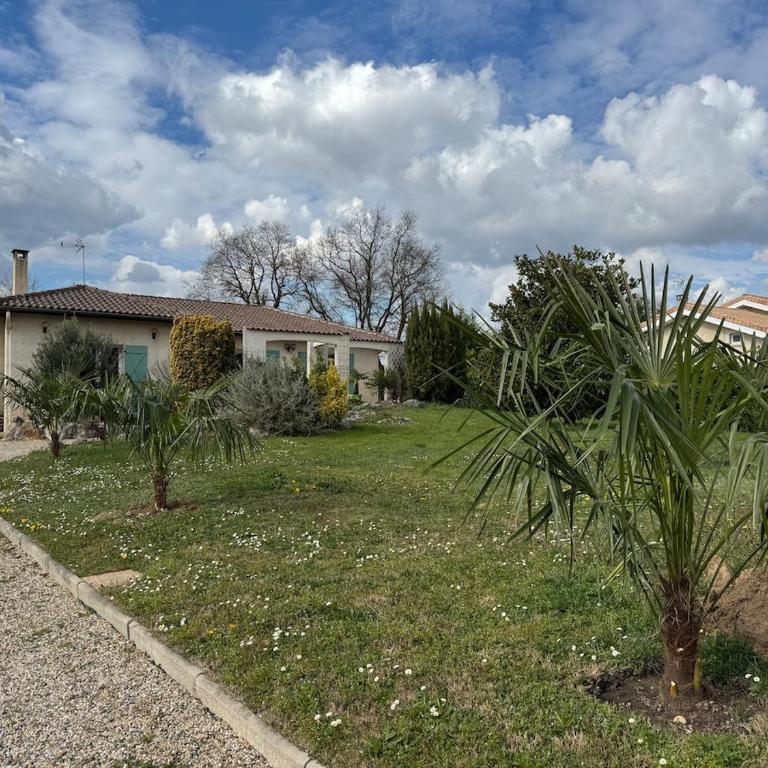 Villa atypique avec piscine 12x6 4 chambres pour 9 personnes proche Golf dans parc arbore - Villa - 21
