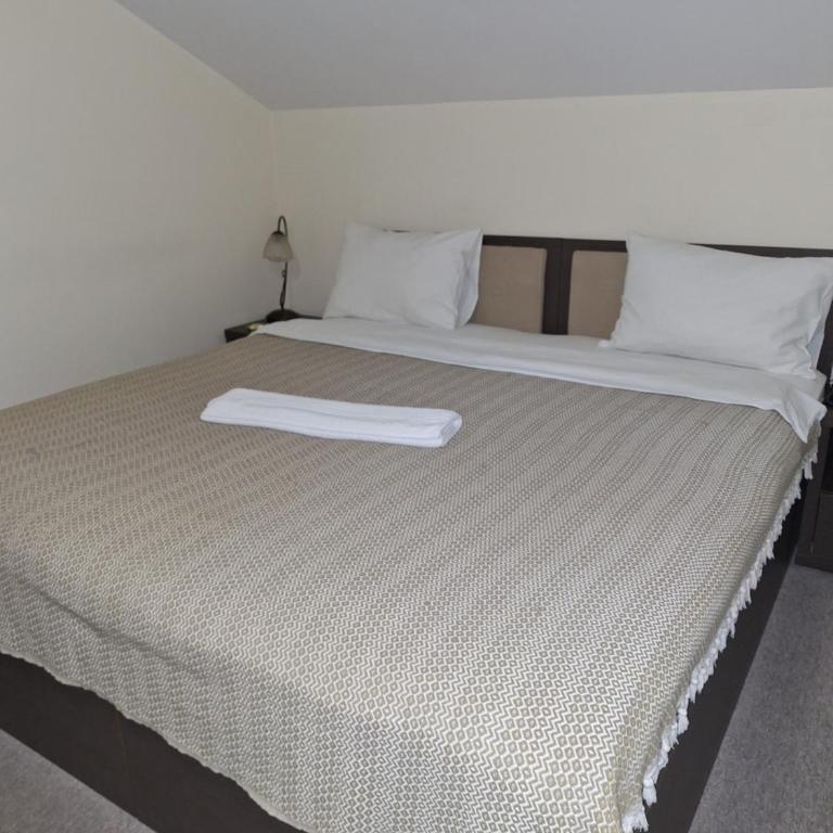 Garni Hotel Ema - Budget Double or Twin Room - 4