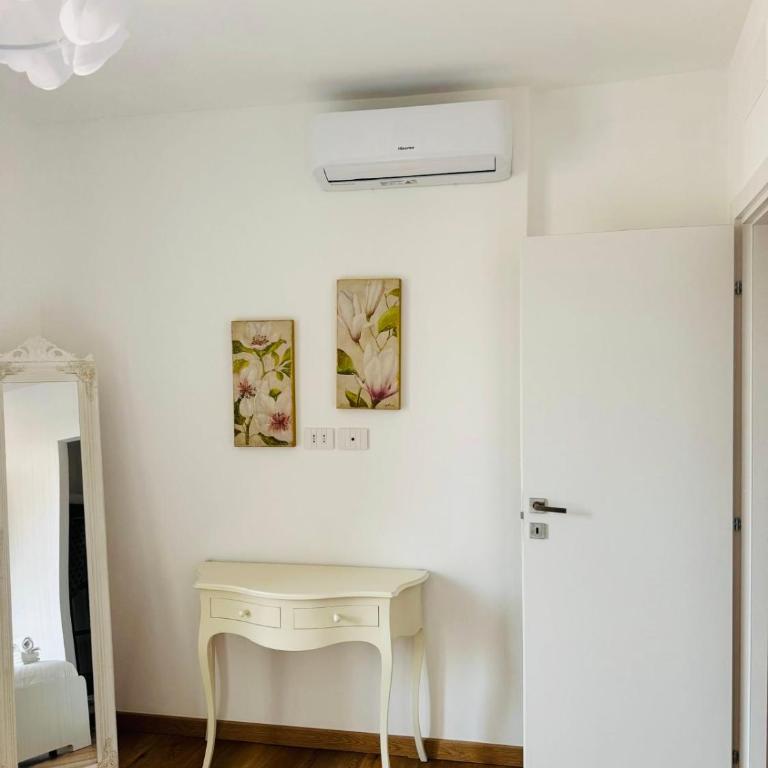 Bright and Spacious Elegant Apartment 5 min Airport - Appartamento con 1 Camera da Letto e Balcone - 4