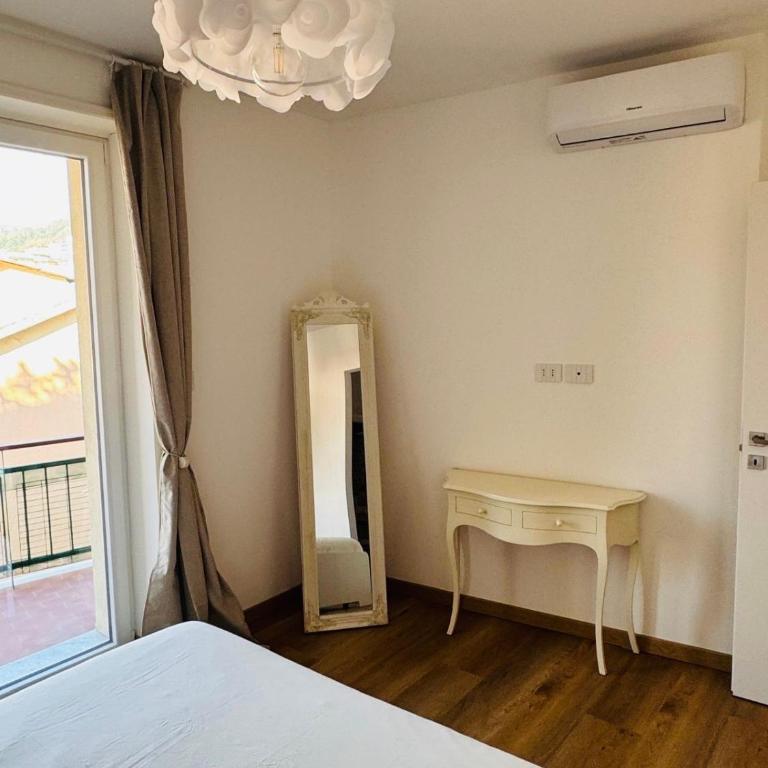 Bright and Spacious Elegant Apartment 5 min Airport - Appartamento con 1 Camera da Letto e Balcone - 2