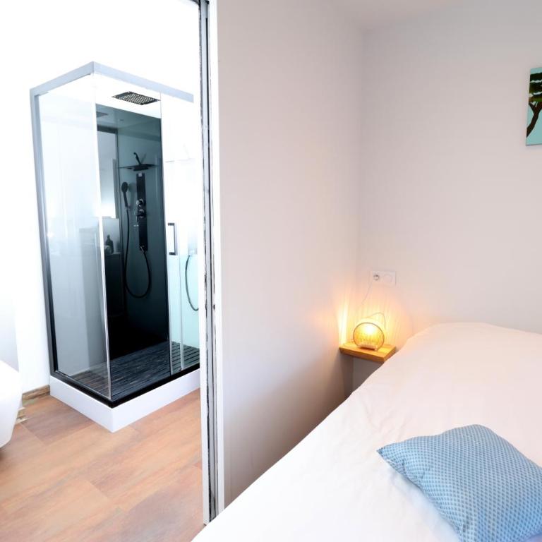 Le CapriBeach by TAH - Top emplacement & Parking - Two-Bedroom Apartment - 5