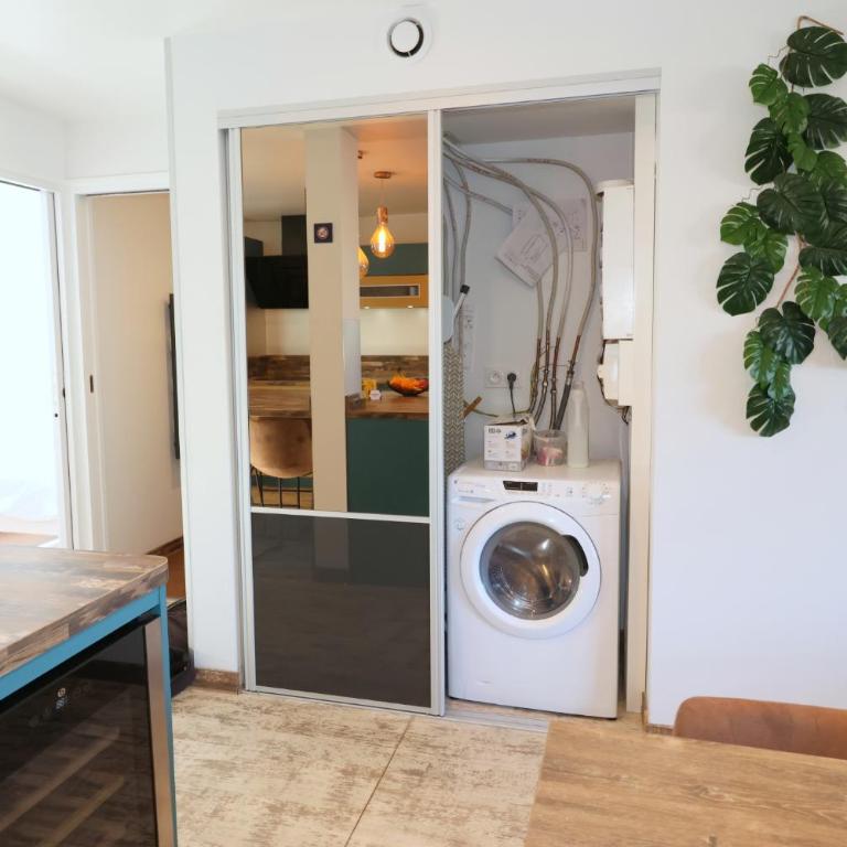 Le CapriBeach by TAH - Top emplacement & Parking - Two-Bedroom Apartment - 14