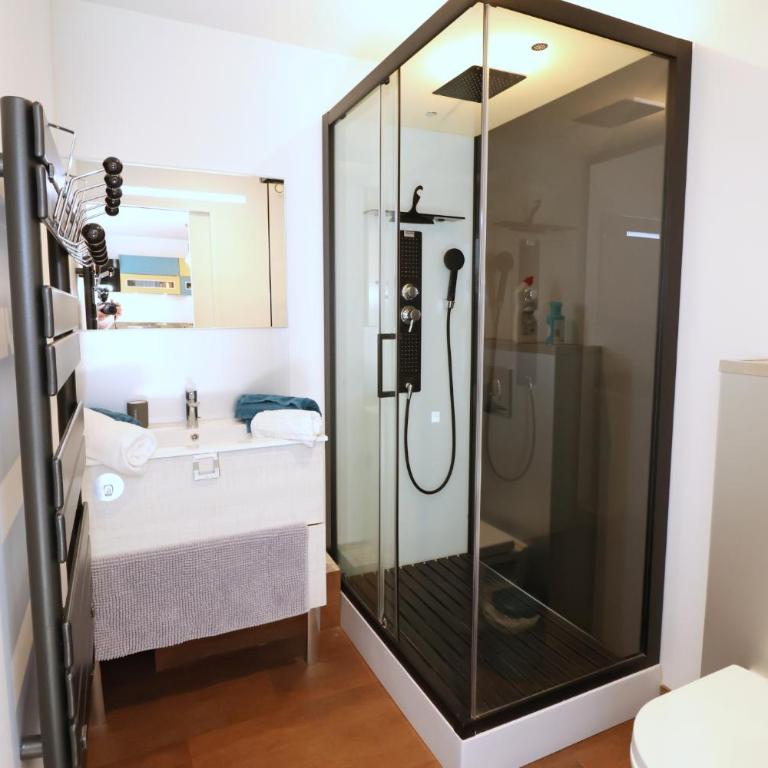 Le CapriBeach by TAH - Top emplacement & Parking - Two-Bedroom Apartment - 13