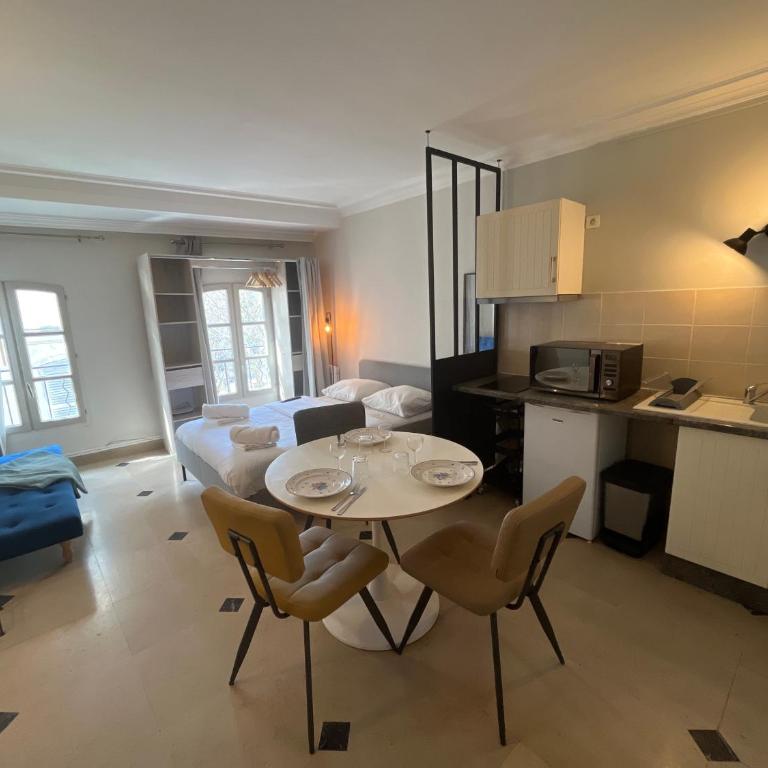 Paule - Studio climatisé au 3eme place pie 2pers - One-Bedroom Apartment - 7
