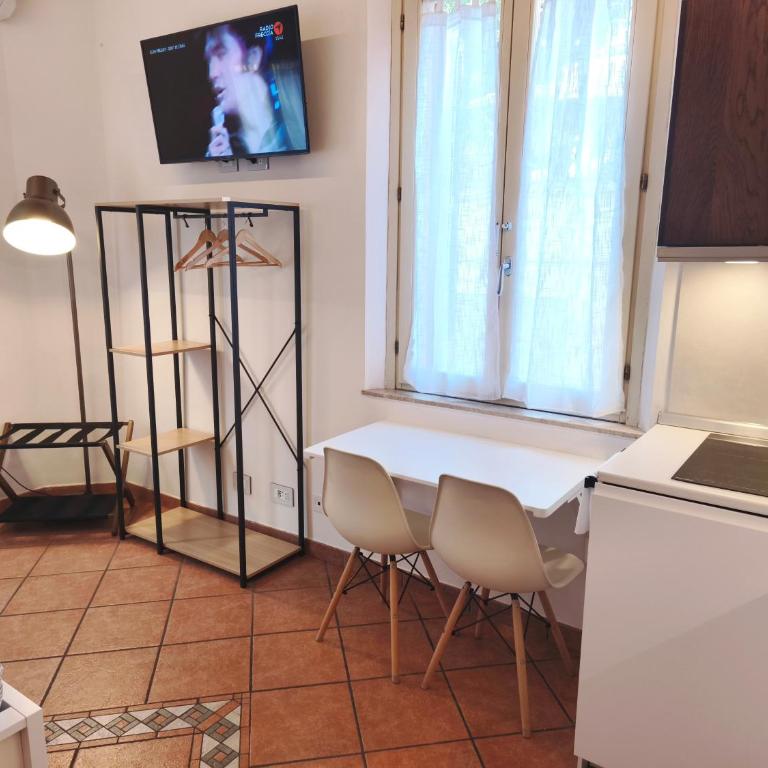 Monolocale Modena con Parcheggio riservato pressi Clinica Fogliani e Centro Storico - Appartamento con 1 Camera da Letto - 3