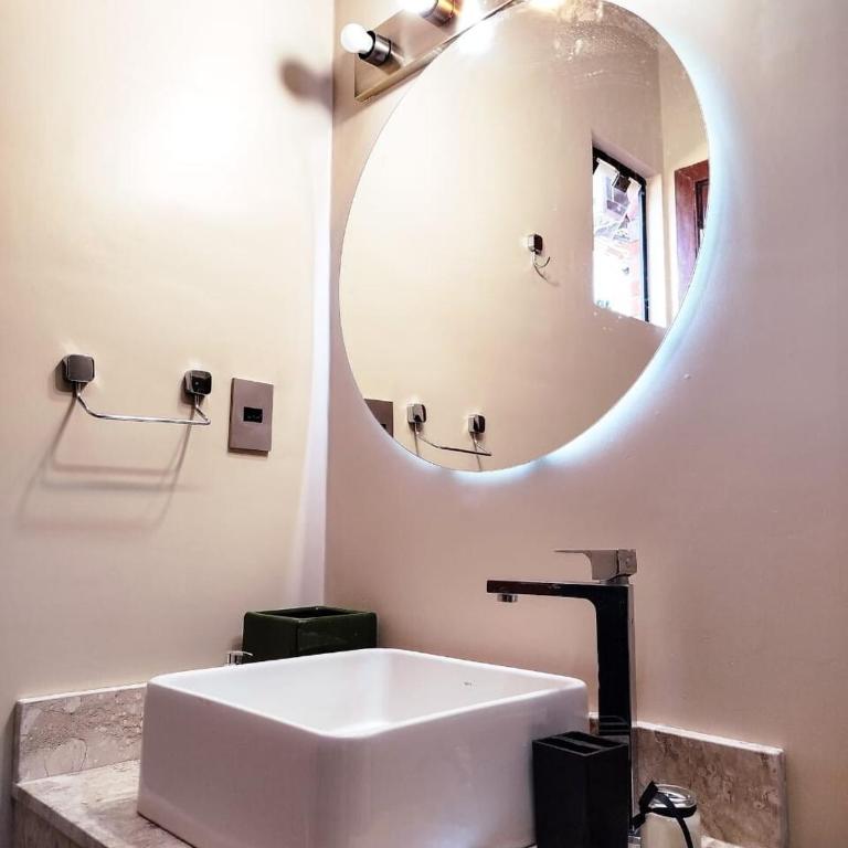 Hermosa casa nueva en Condominio a metros de Aqua village - Villa de 3 dormitorios - 2