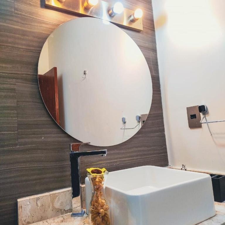 Hermosa casa nueva en Condominio a metros de Aqua village - Villa de 3 dormitorios - 42