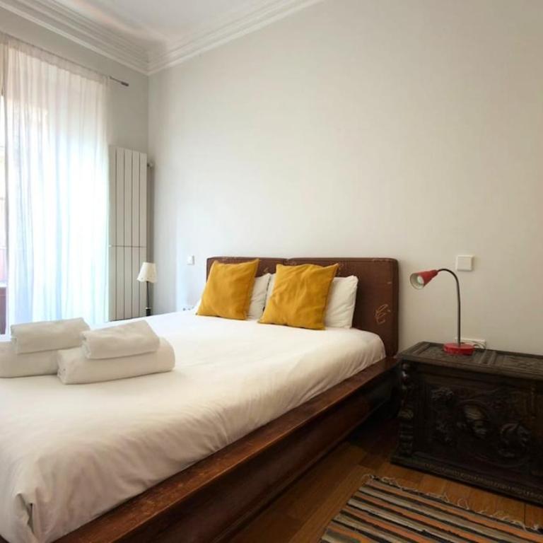Centrally located flat in Madrid for 6 people - Ciudad Rodrigo - Three-Bedroom Apartment - 5