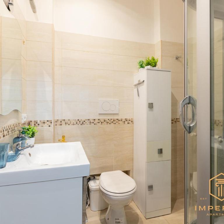 Imperium Aquaeductus - 5 min Metro, 8 Pax, 4 BDRM, 2 baths, A-C, park view - Appartamento con 4 Camere da Letto e Balcone - 8