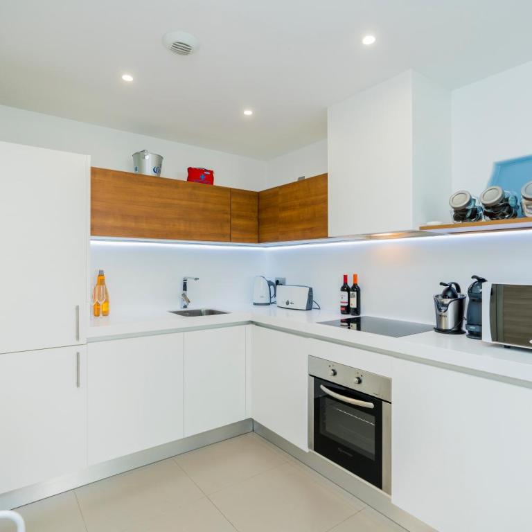 3 BR Los Arqueros beach Marbella - Three-Bedroom Apartment - 6