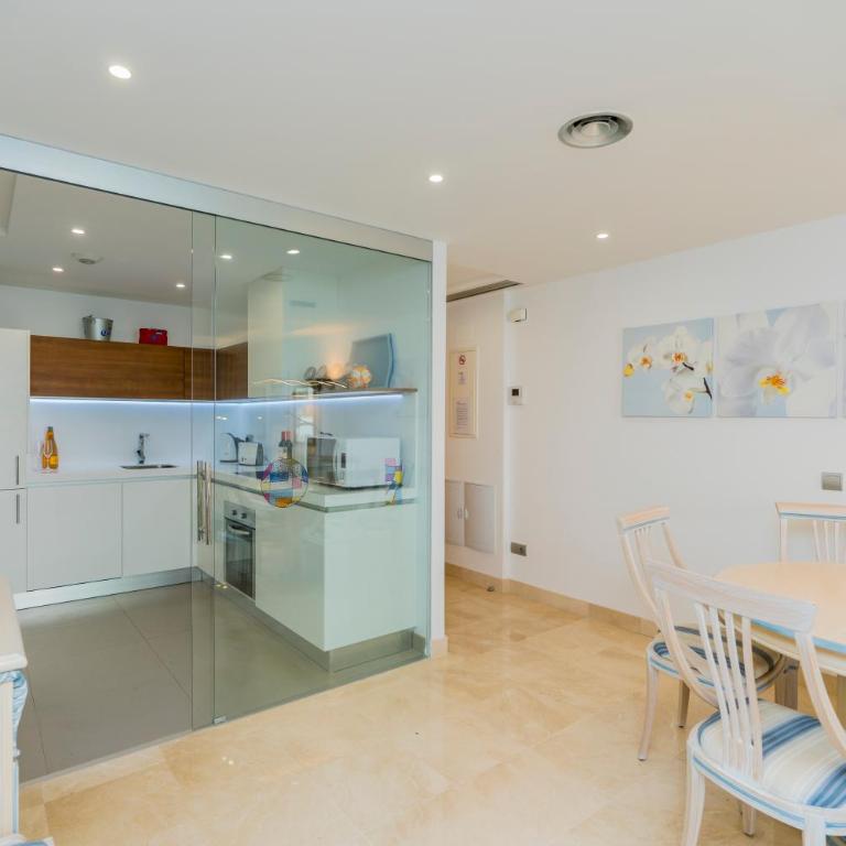 3 BR Los Arqueros beach Marbella - Three-Bedroom Apartment - 3