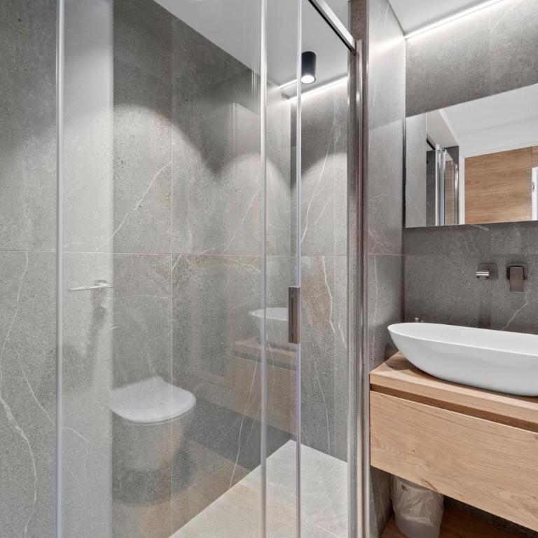 Luxury Lakeview Apartment in St Moritz Center - Two-Bedroom Apartment with Lake View - 19