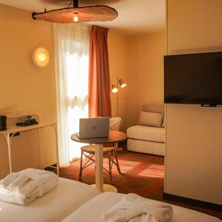 Mercure Arles Centre Arenes - Chambre Triple Privilège avec 1 Lit Double et 1 Canapé-Lit - 8
