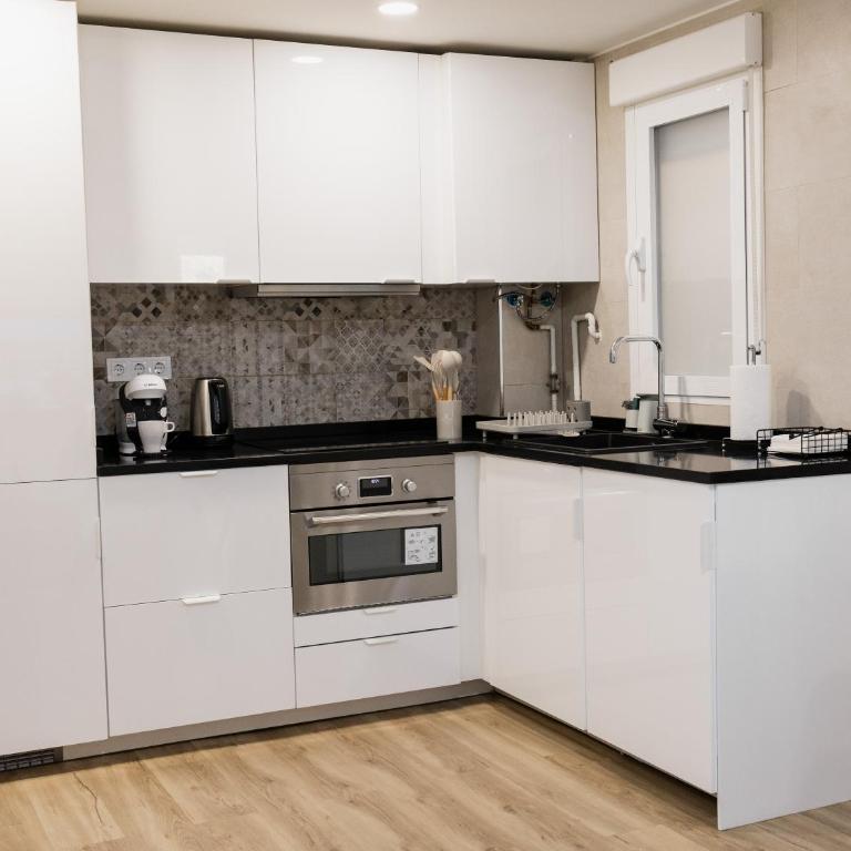 Madrid Puerta de Toledo en el centro de la ciudad Apartamento moderno en Madrid ideal para estancias corporativas y media estancia 15 días o mas Espacios amplios y confortables - Apartamento de 2 dormitorios - 7