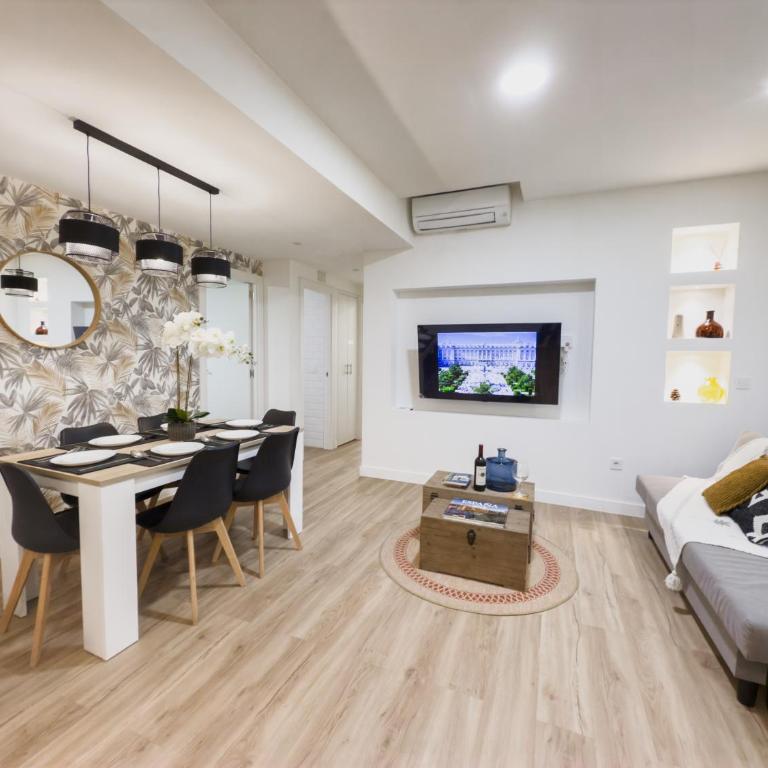 Madrid Puerta de Toledo en el centro de la ciudad Apartamento moderno en Madrid ideal para estancias corporativas y media estancia 15 días o mas Espacios amplios y confortables - Apartamento de 2 dormitorios - 3