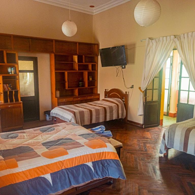 Colors House - Habitación Familiar con baño privado - 9