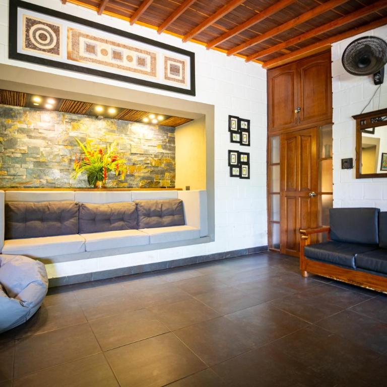Hermosa Casa y Cabañas en Barbosa, Antioquia - Family Room - 10