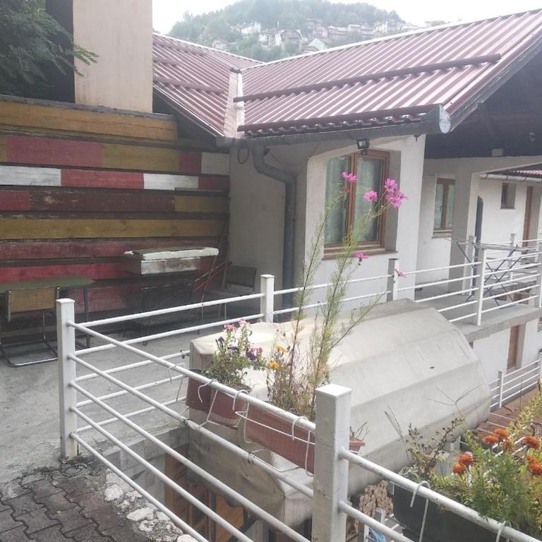 Vacation spot in Sarajevo in a calmest spacious area - One-Bedroom Apartment - 7