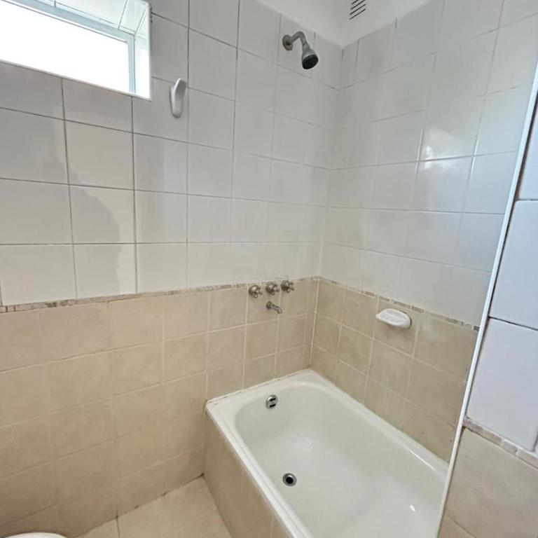 Depto de un dormitorio cerca boulevard oroño - One-Bedroom Apartment - 4