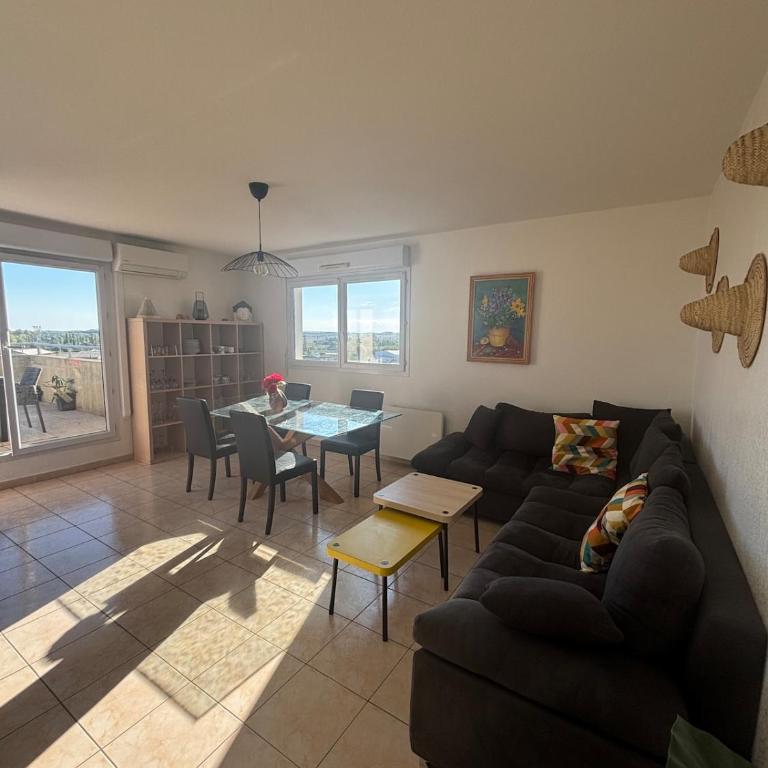 Le Tassigny-Spacious apartment-parking-wifi - Appartement 2 Chambres - 1