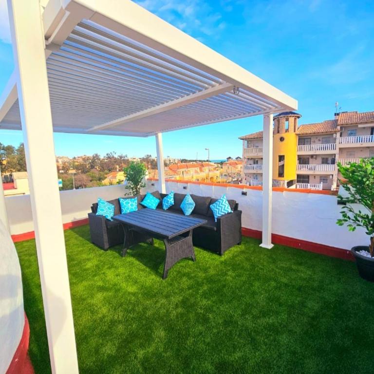 Private Villa with Heated Swimming Pool, Roof Top Solarium & Garden - Villa de 2 dormitorios - 9