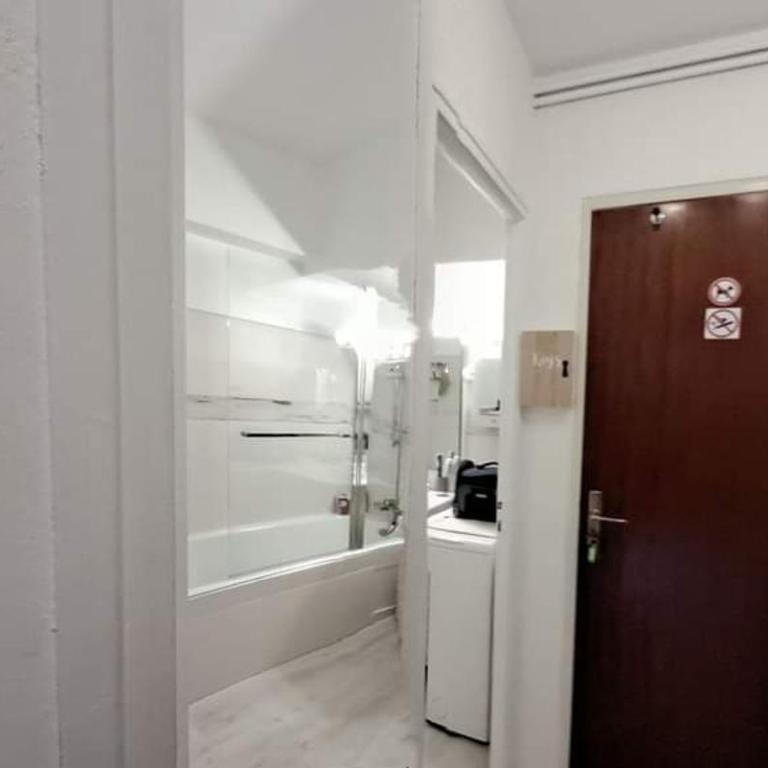 Coup de cœur 3 étoiles terrasse parking Wifi à 70 m des thermes - Appartement 1 Chambre - 16