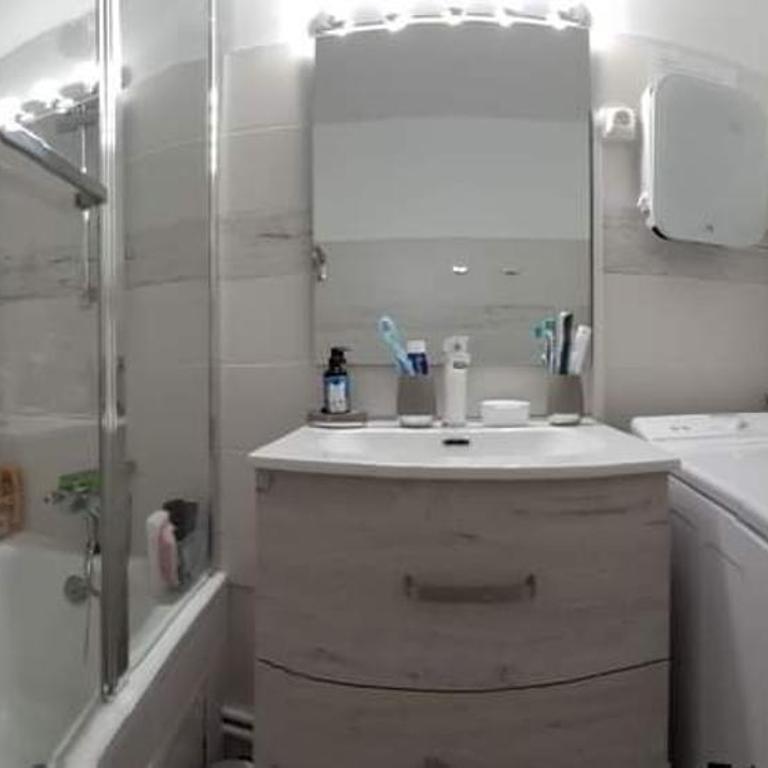Coup de cœur 3 étoiles terrasse parking Wifi à 70 m des thermes - Appartement 1 Chambre - 17